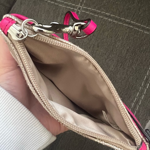 COACH Dotop Art Small Khaki Wristlet - Picture 3 of 3